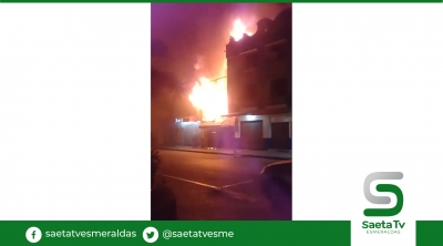 Incendio en Atacames en pleno centro de la ciudad