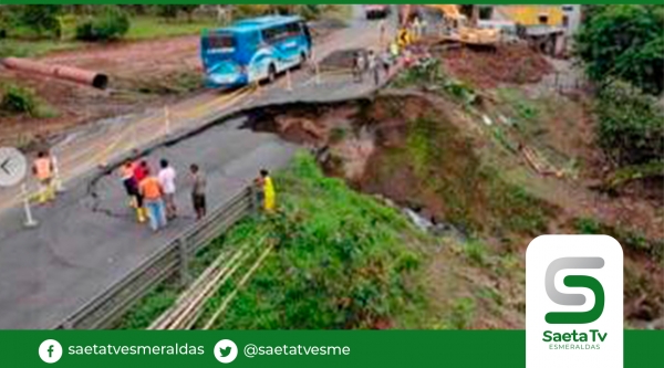 Vías afectadas por fuertes lluvias en Esmeraldas