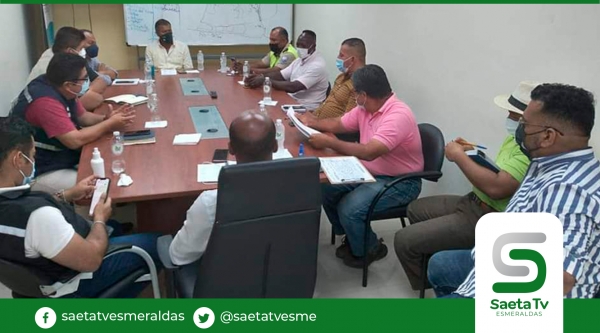 Servidores públicos del municipio de Muisne amenazan con tomarse instalaciones del IESS