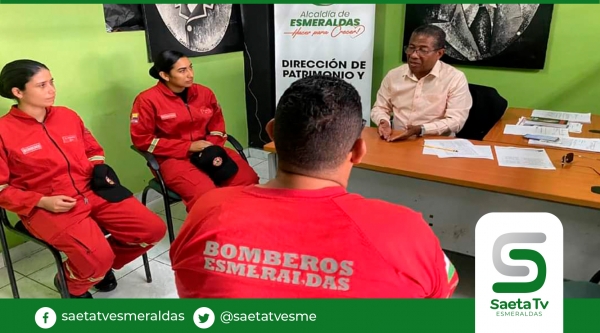 Bomberos inscriben candidata a Reina de Esmeraldas