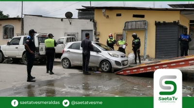 Operativos retienen vehículos y cierran negocios abiertos