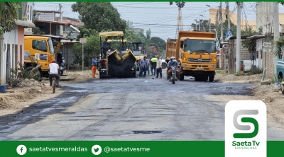 Alcaldía de Huaquillas realiza bacheo previo asfaltado de calles