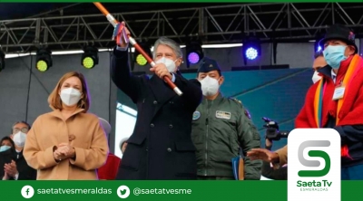 Indígenas entregan bastón de mando a presidente Lasso