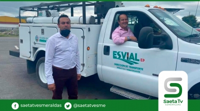 ESVIAL EP recupera vehículo canasta para reparación y mantenimiento de semáforos