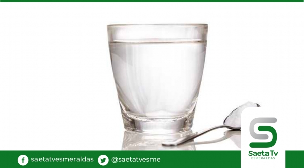 Agua con sal ¿qué pasa si se toma un vaso todos los días?