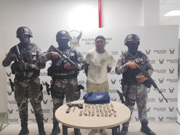 *Policía Nacional aprehendió a ciudadano por porte ilegal de arma de fuego y tráfico de sustancias sujetas a fiscalización*