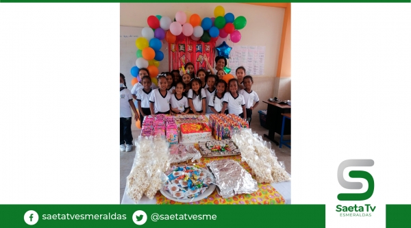 Unidad Educativa Fiscomisional "María Auxiliadora" Agasajó A Sus ...