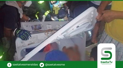 Bomberos de Manta rescatan niña