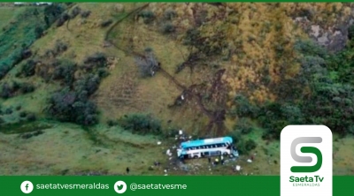 Heridos y fallecidos fueron desvalijados, luego de la caída de un bus en vía Guayaquil-Riobamba