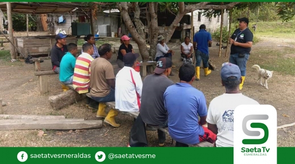 Técnicos del MAG capacitan a agricultores en Viche