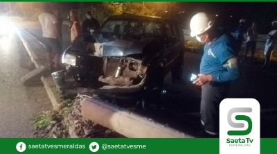 Nuevo accidente de tránsito se lleva otro poste de alumbrado eléctrico