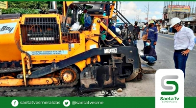 Barrio Paz y Progreso de Tonsupa recibe asfaltado en sus calles